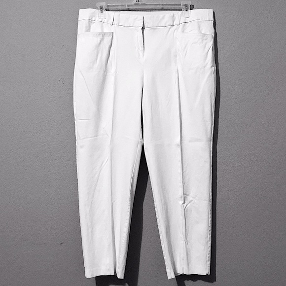 White Ankle Length Capris - Picture 6 of 6